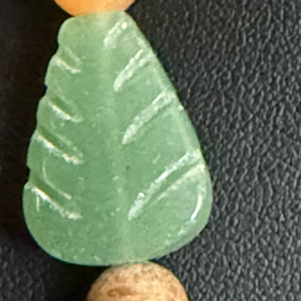 Green Aventurine Carved Leaf Necklace with gemstone Beads - Picture 15 of 16